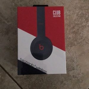 Wireless beats headphones
